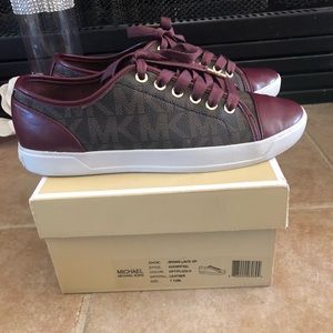 Michael kors sneaks